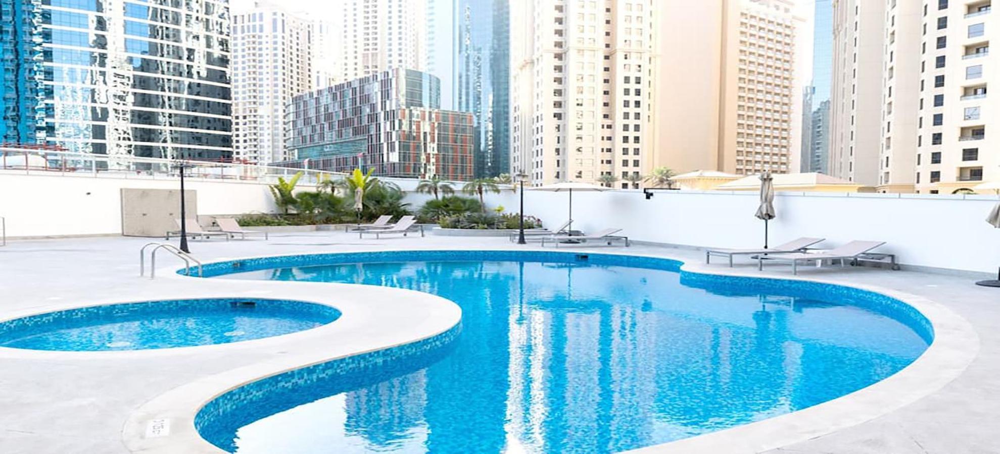Appartamento Walk To The Beach Or Enjoy The Amazing View From The Balcony Dubai Esterno foto