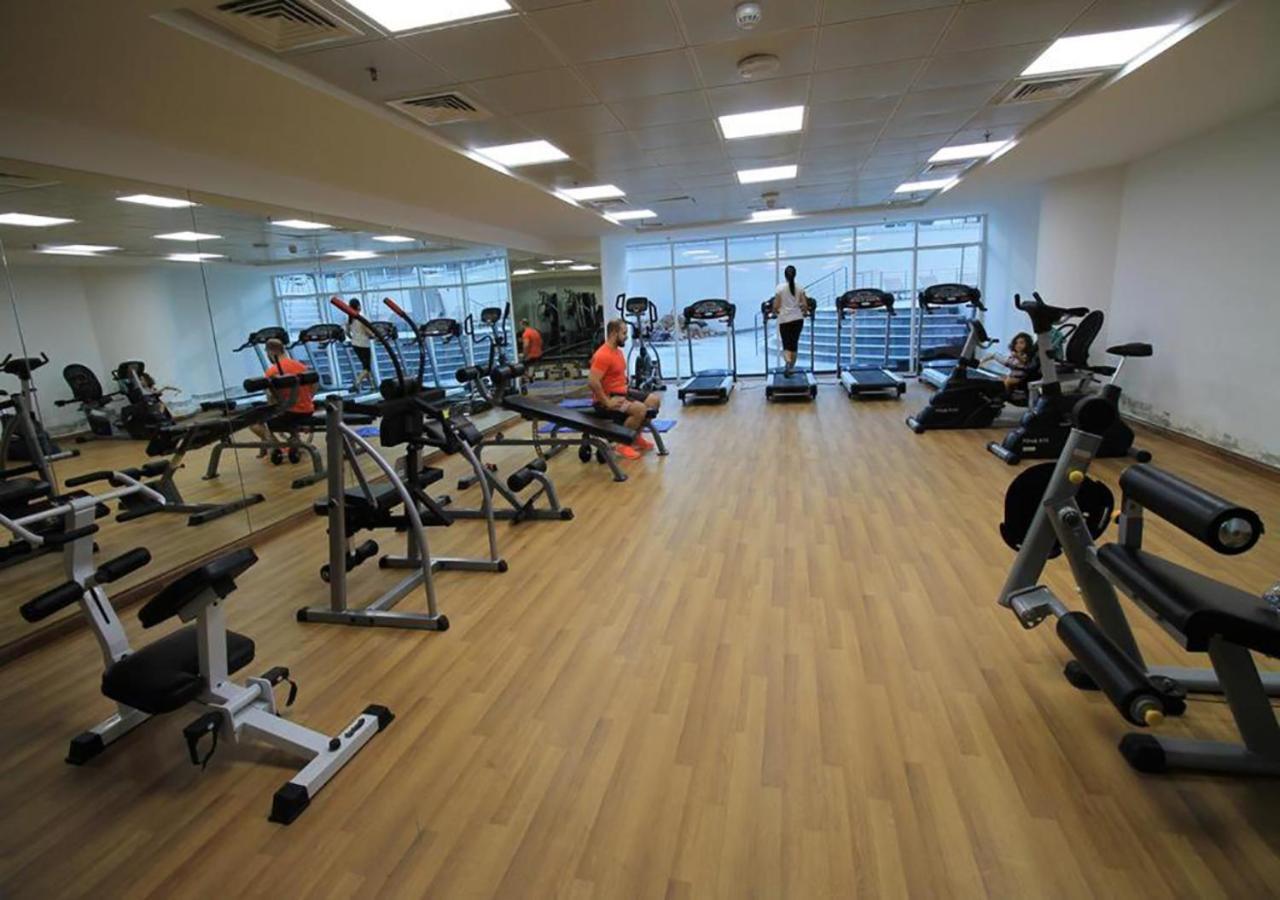 Appartamento Walk To The Beach Or Enjoy The Amazing View From The Balcony Dubai Esterno foto