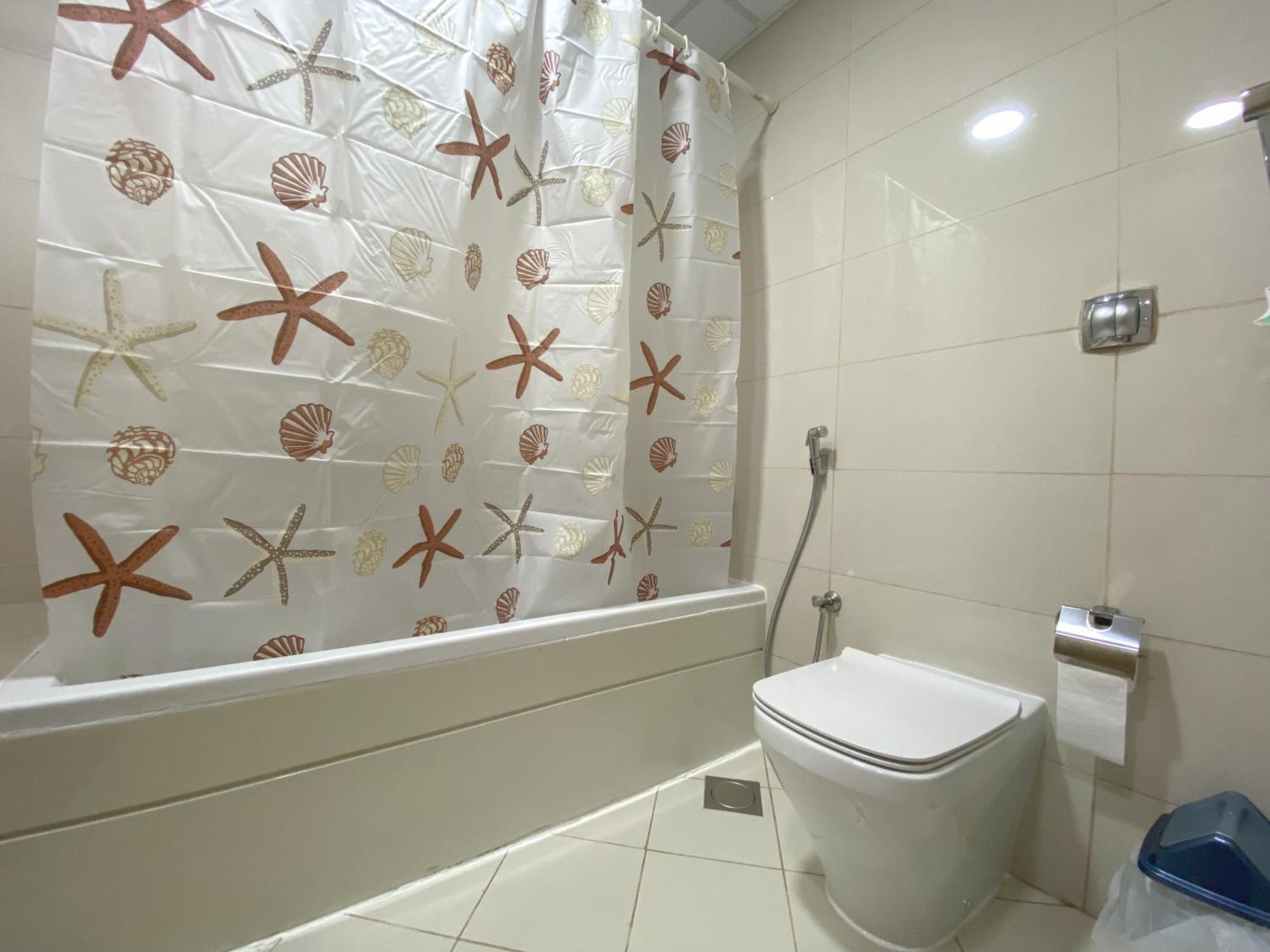 Appartamento Walk To The Beach Or Enjoy The Amazing View From The Balcony Dubai Esterno foto