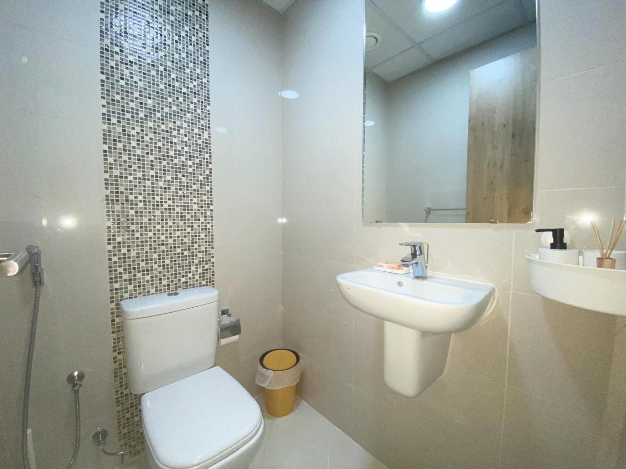 Appartamento Walk To The Beach Or Enjoy The Amazing View From The Balcony Dubai Esterno foto